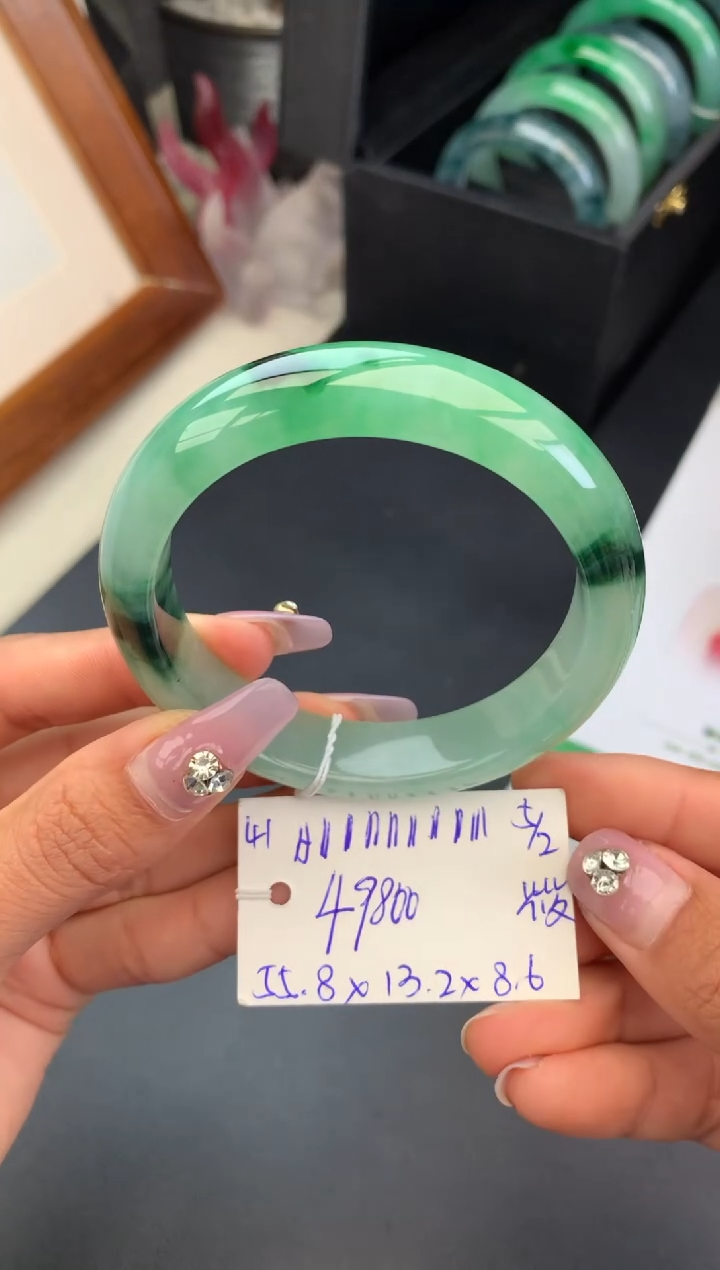 【闪购商品】翡翠手镯未镶嵌手镯