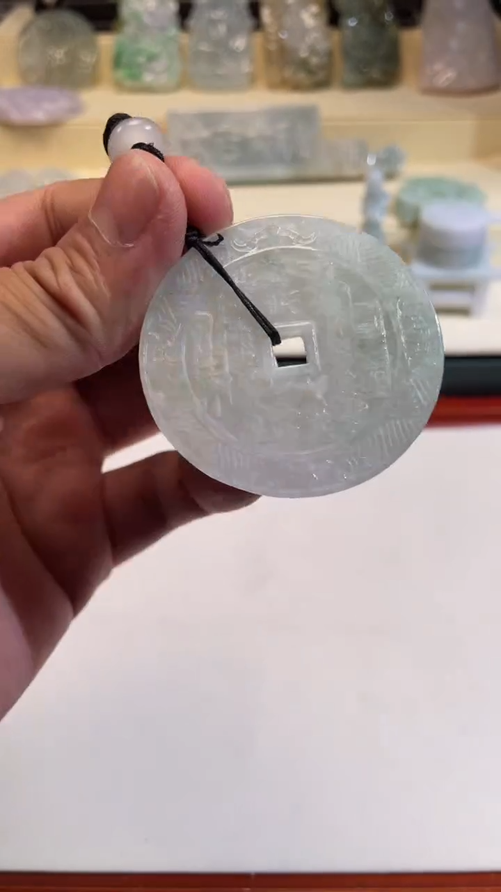 翡翠未镶嵌颈饰8/10/073