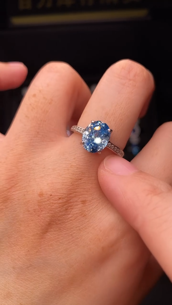 5克拉海蓝宝石（处理）欧美风戒指