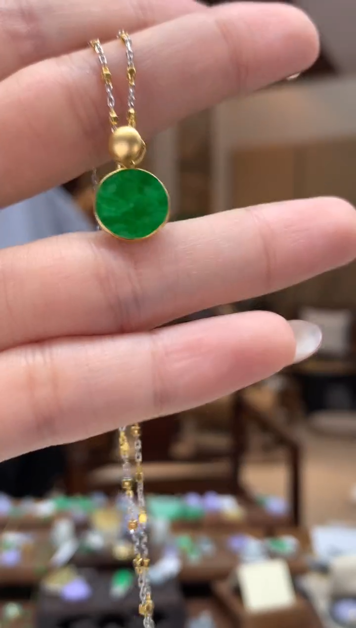 翡翠18K金镶嵌吊坠(不含链)圆牌