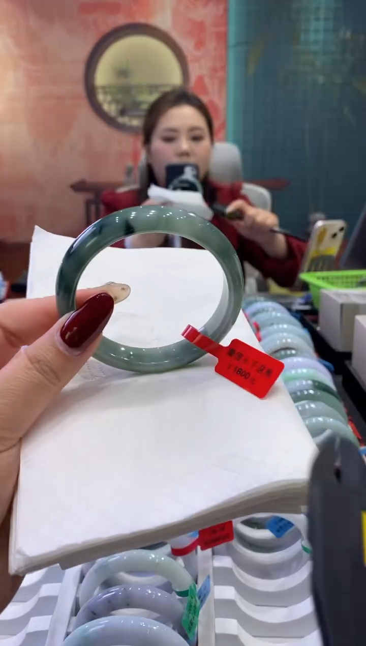 【闪购商品】翡翠手镯未镶嵌多人0019060