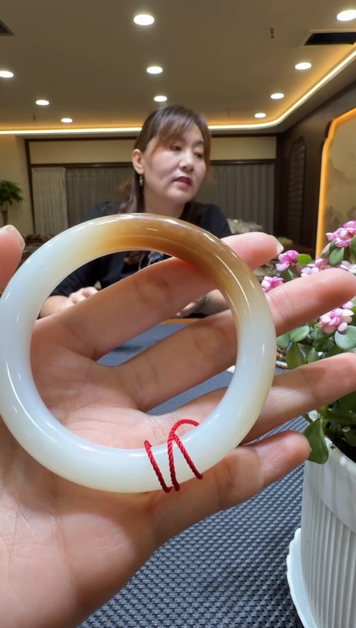 颈饰未镶嵌和田玉手镯56