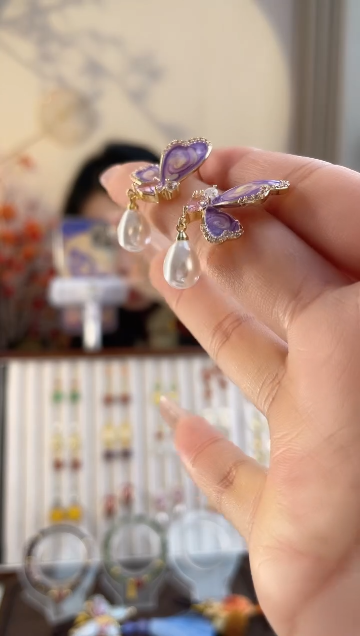 铜合金925银无紫色油画蝴蝶耳钉