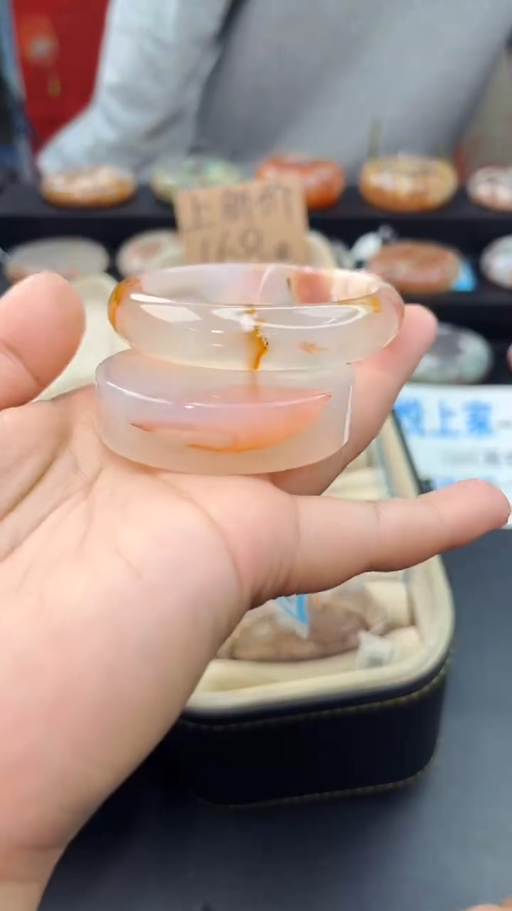 【闪购商品】石英质玉手镯未镶嵌赠送镯心（圈口53