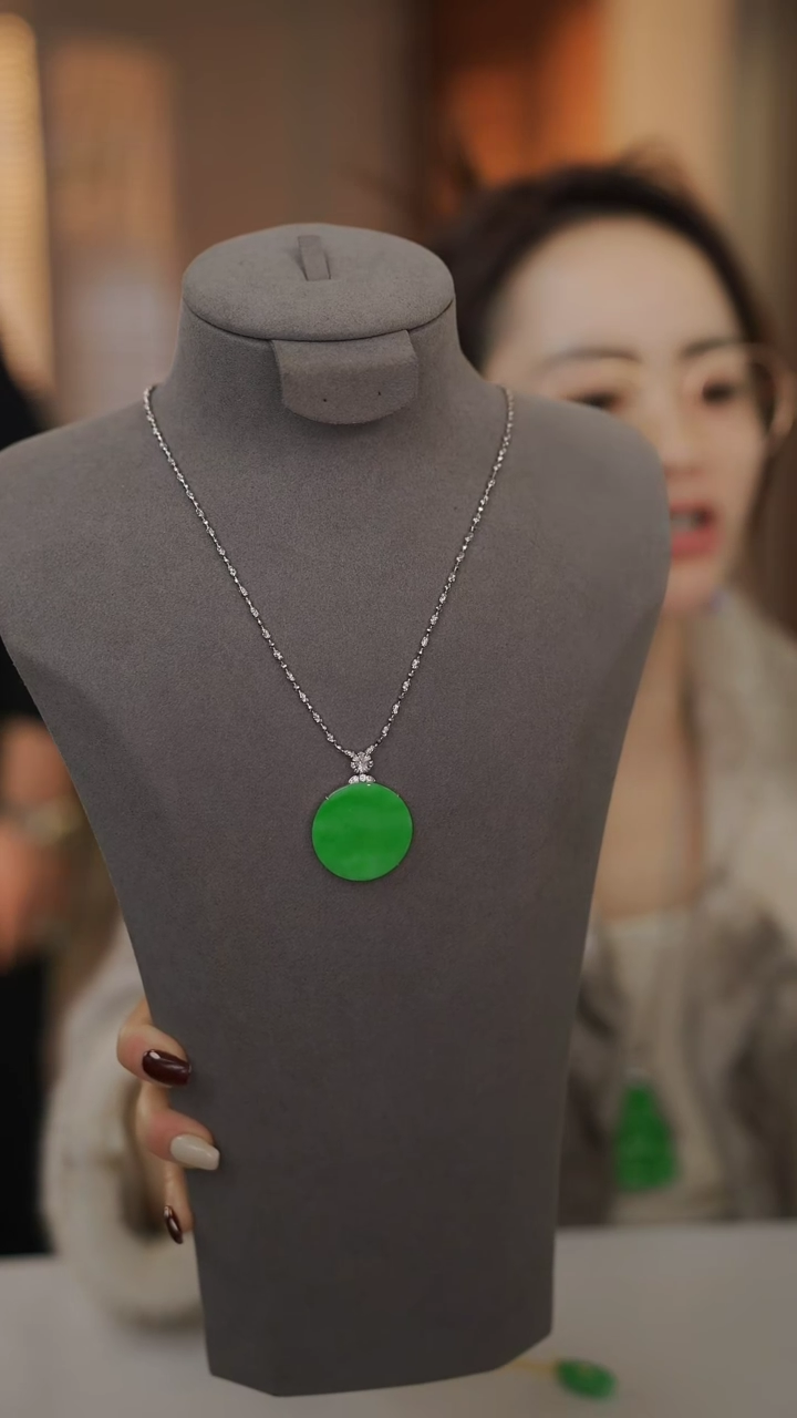 【闪购商品】翡翠颈饰18K金镶嵌赠送礼盒证书