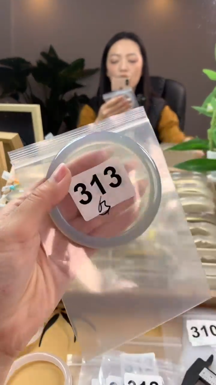 【闪购商品】玛瑙/玉髓手镯未镶嵌313