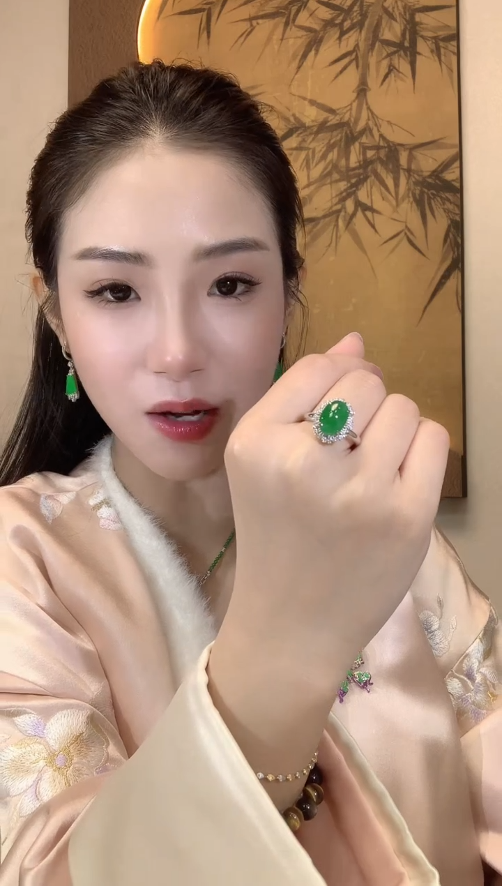 【闪购商品】翡翠戒指18K金镶嵌A65翡翠