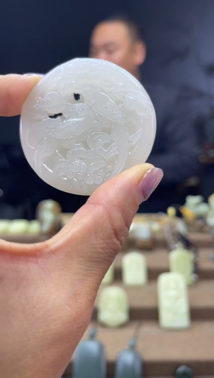 颈饰未镶嵌和田玉1