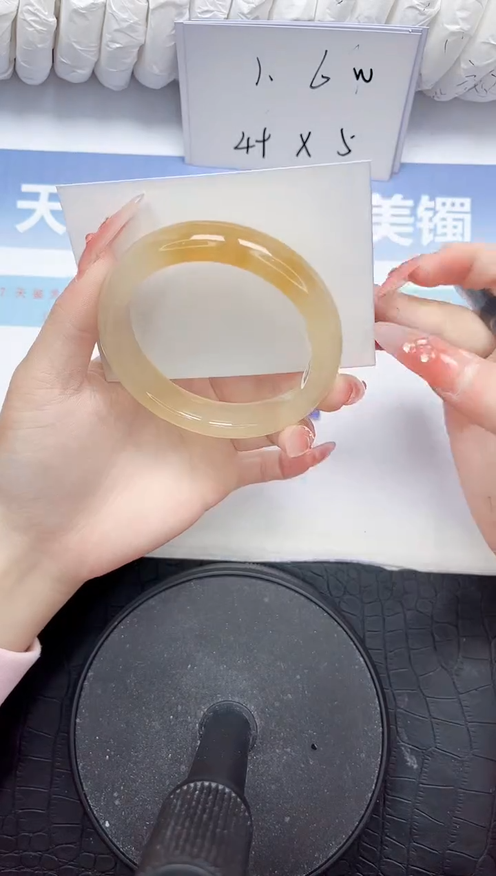 石英质玉手镯未镶嵌279-56