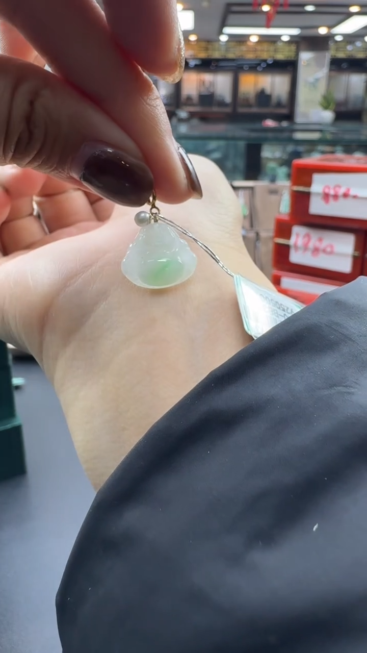 颈饰18K金镶嵌翡翠佛公