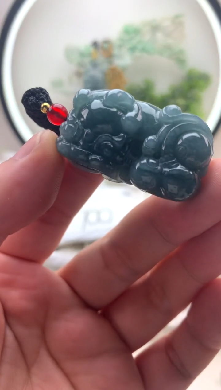 颈饰未镶嵌翡翠貔貅有瑕疵