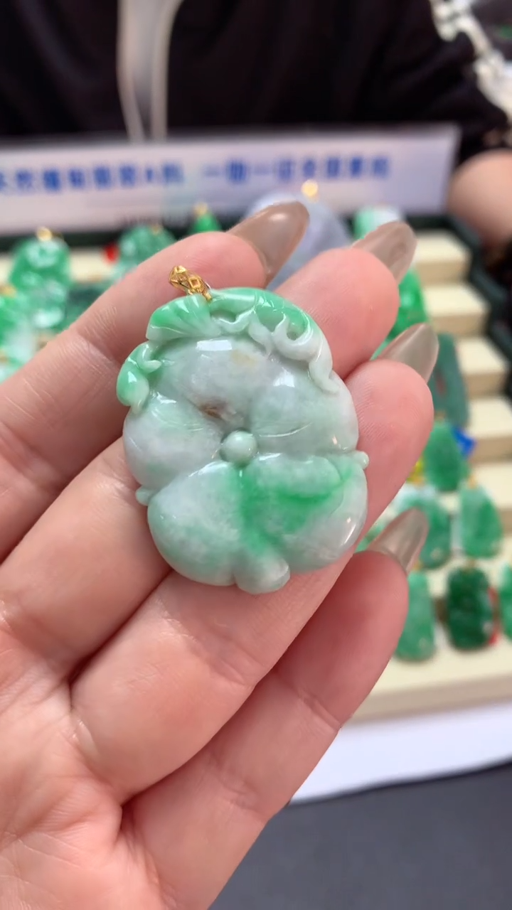 【闪购商品】翡翠吊坠(不含链)18K金镶嵌挂件