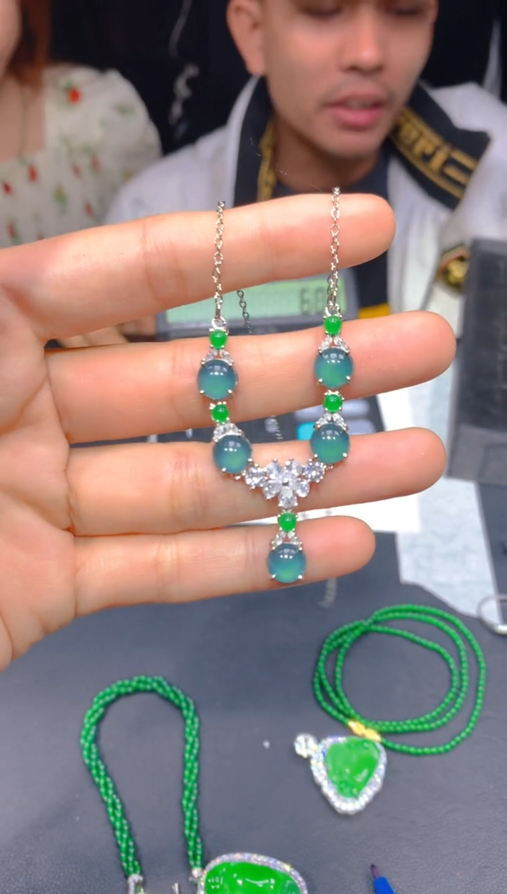 【闪购商品】定制翡翠未镶嵌137多样性发货（发其一）