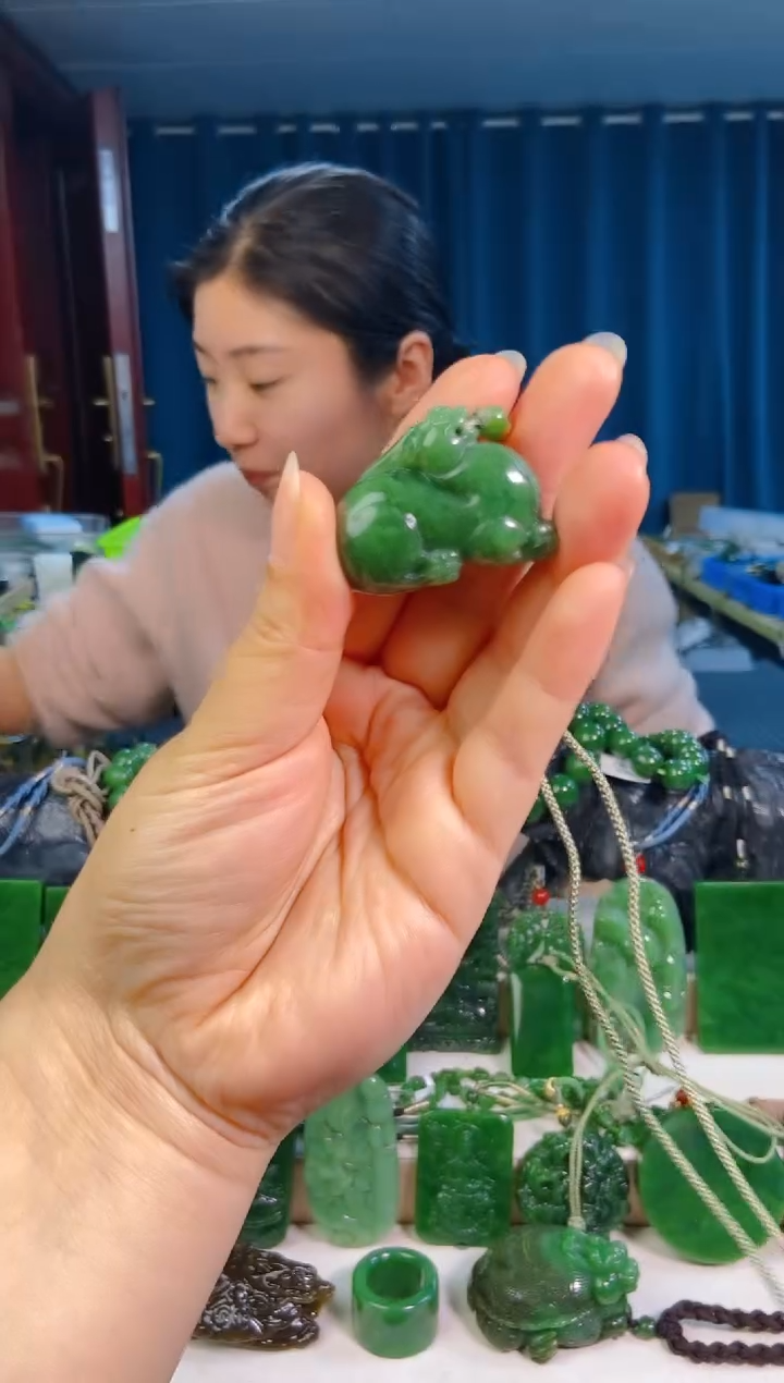 【闪购商品】和田玉未镶嵌挂件1