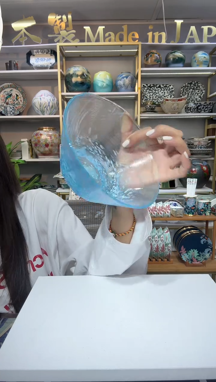 陶瓷17cm淡蓝色阔口钵一只