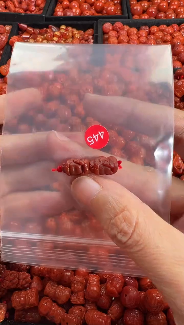 颈饰未镶嵌南红玛瑙1