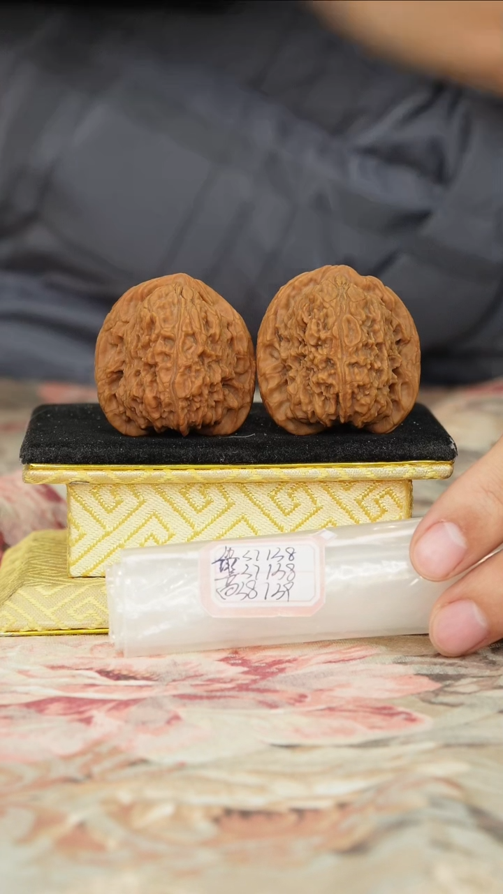 【闪购商品】文玩核桃把件原产地南将石