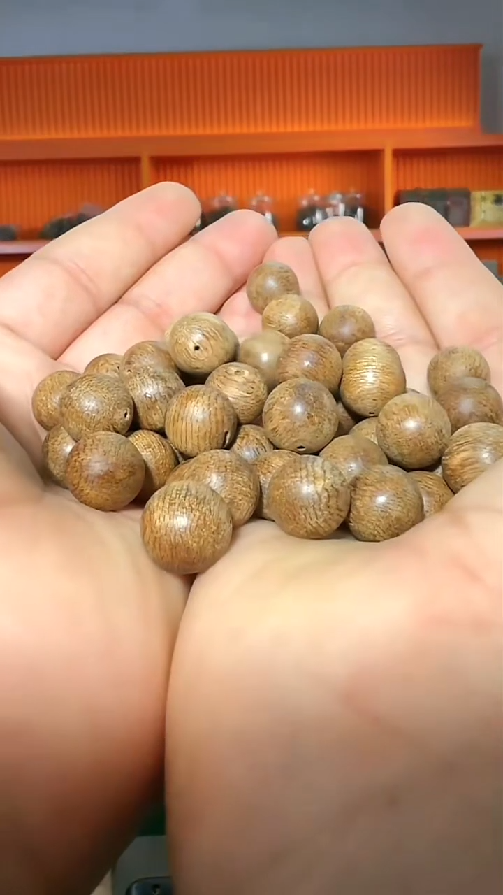 沉香吊坠11号红土珠子一粒多样性发一