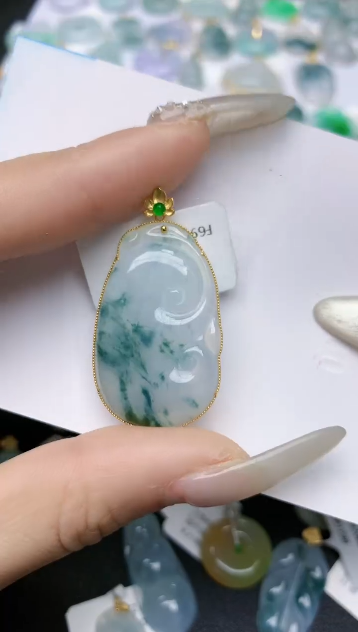 【闪购商品】翡翠颈饰18K金镶嵌天然翡翠A货    107