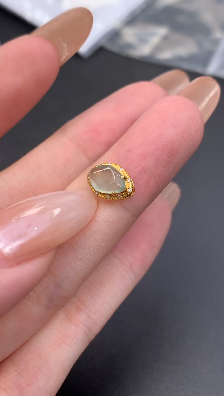 颈饰18K金镶嵌翡翠不退不换 无鉴赏期