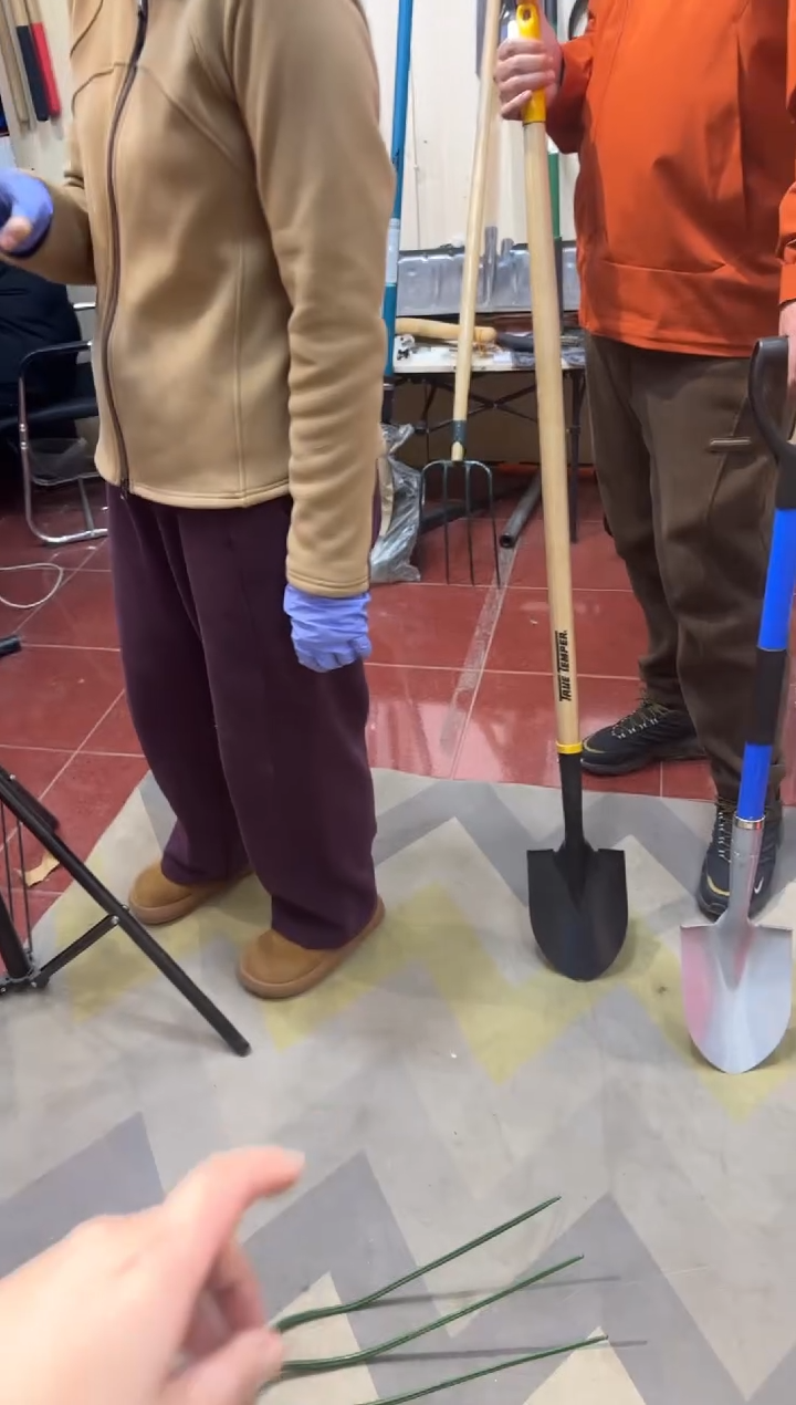 外贸长柄一体小尖锹