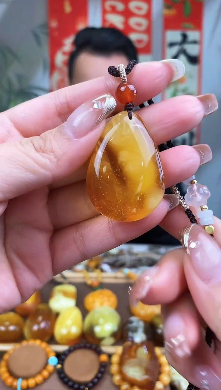 【闪购商品】琥珀裸石未镶嵌基地发货 一物一证 顺丰包邮