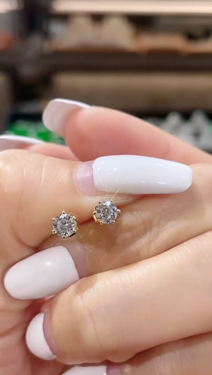 【闪购商品】实验室培育钻石耳饰18K金镶嵌K黄耳钉