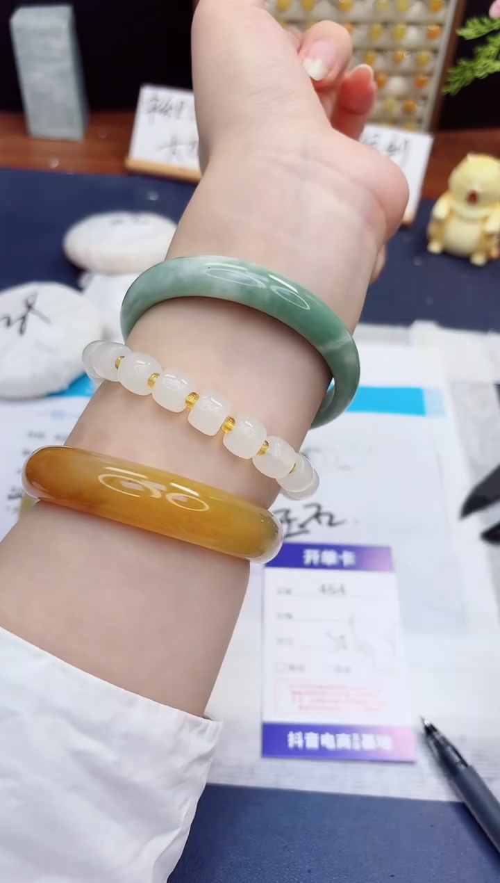 未镶嵌手镯石英质玉464-翠玉-圈口58