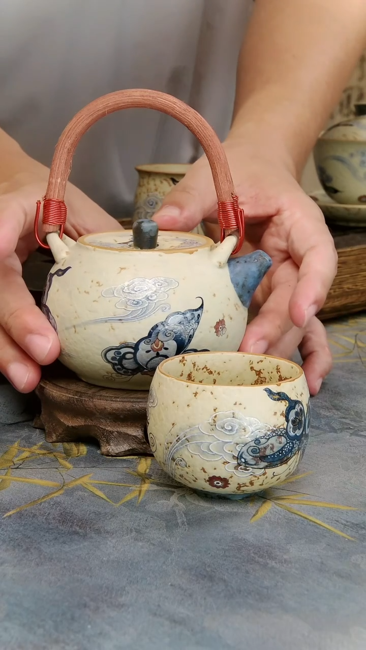 亘古茶具福利分享@提梁壶带杯