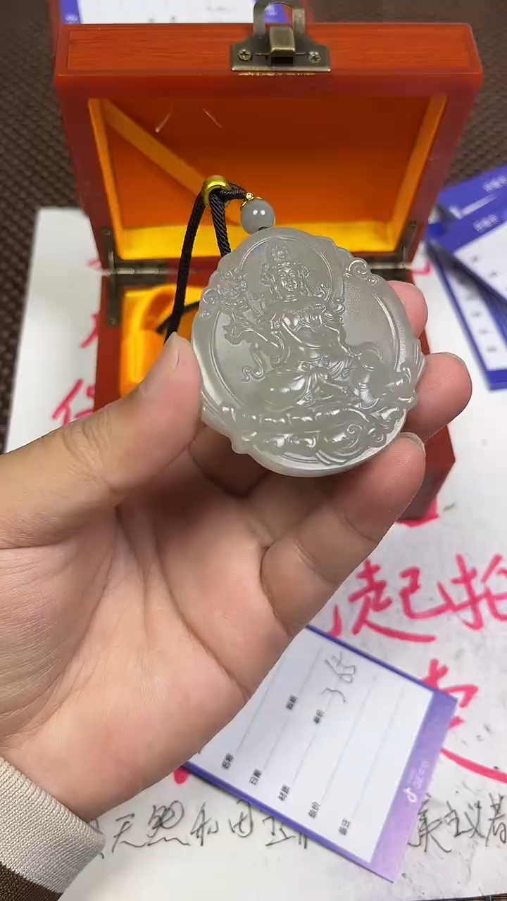 颈饰未镶嵌和田玉白**i1