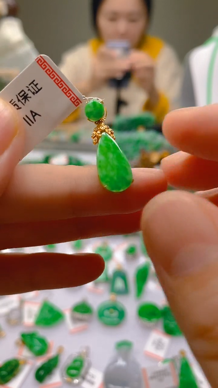 【闪购商品】翡翠18K金镶嵌颈饰新号开播，全场乱卖
