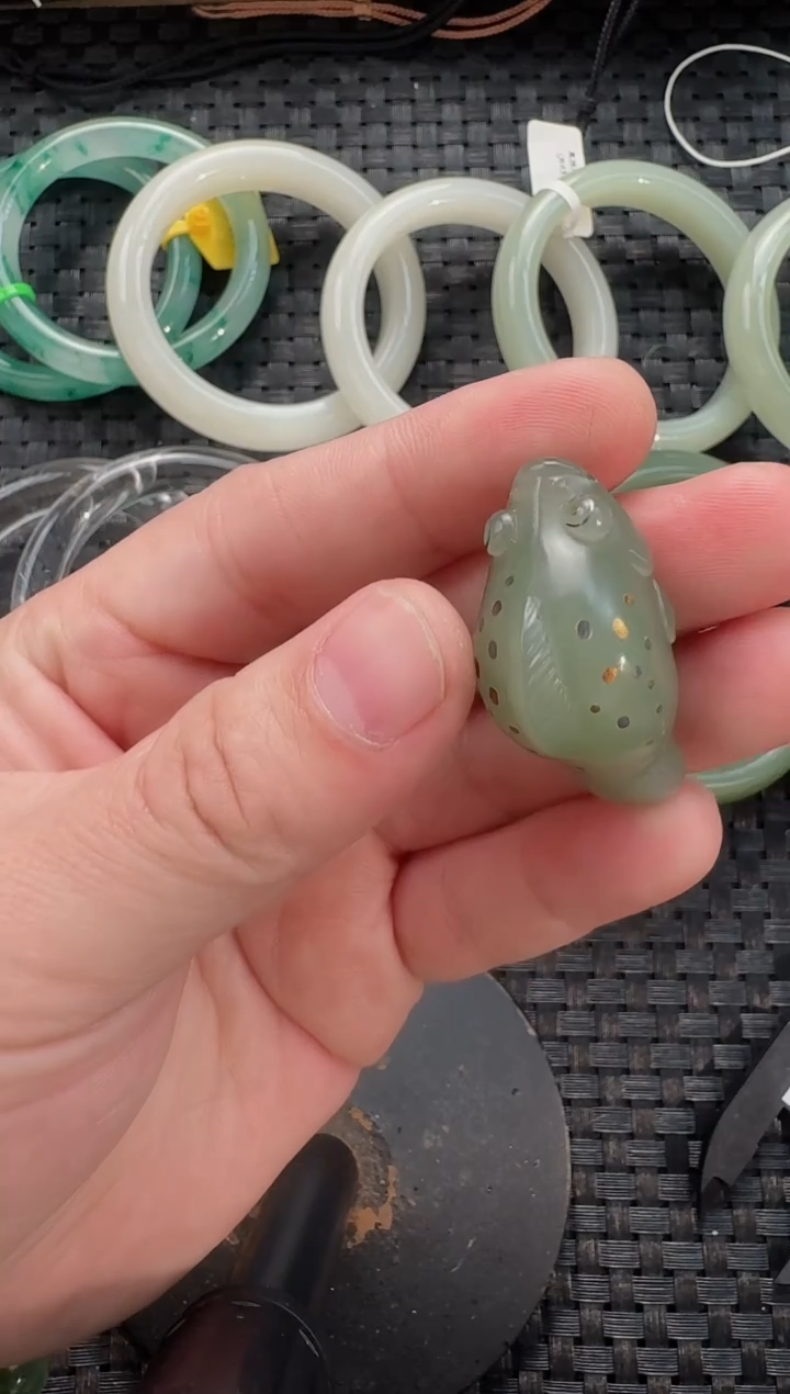 颈饰未镶嵌和田玉鱼