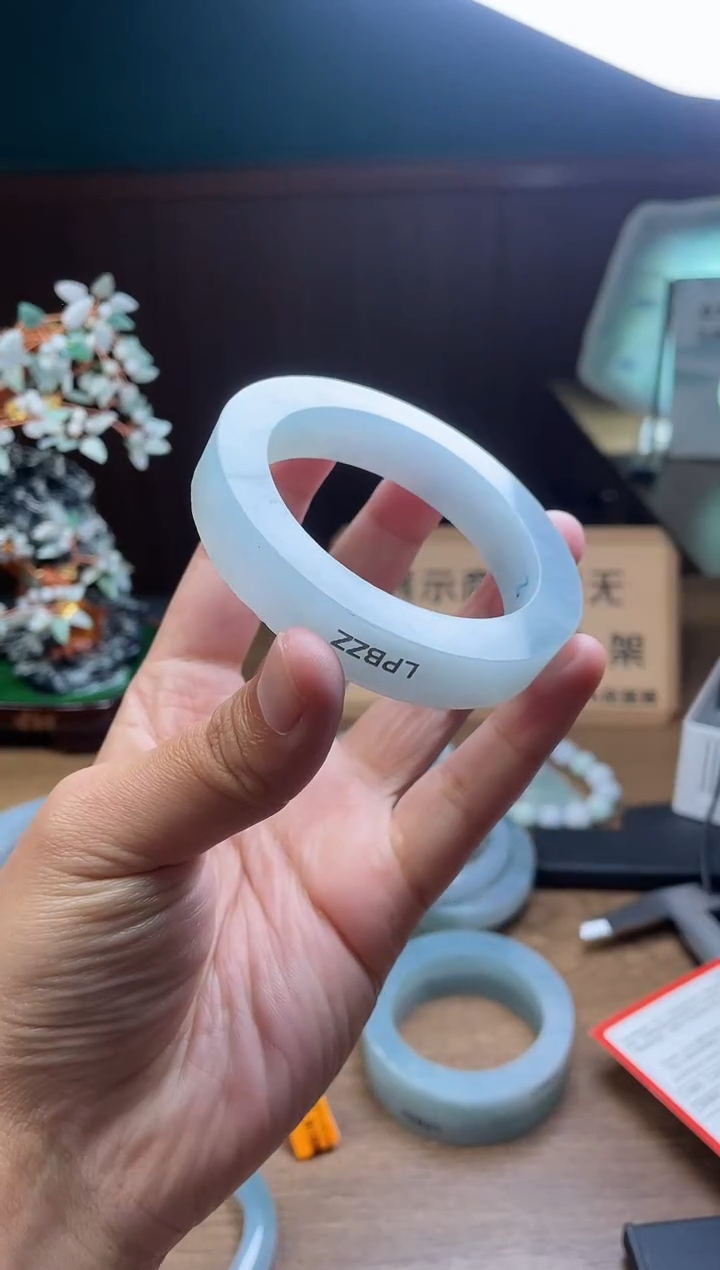 【闪购商品】定制翡翠手镯未镶嵌定制