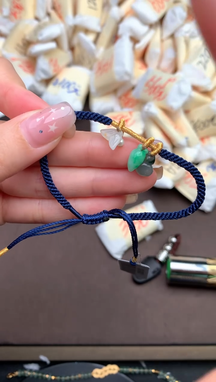 【闪购商品】翡翠手绳未镶嵌 — 