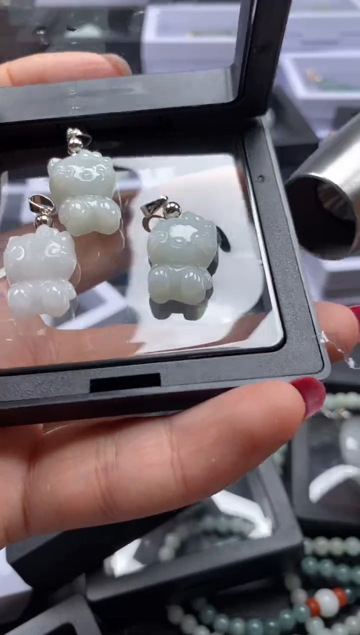 【闪购商品】翡翠未镶嵌吊坠(不含链)40243