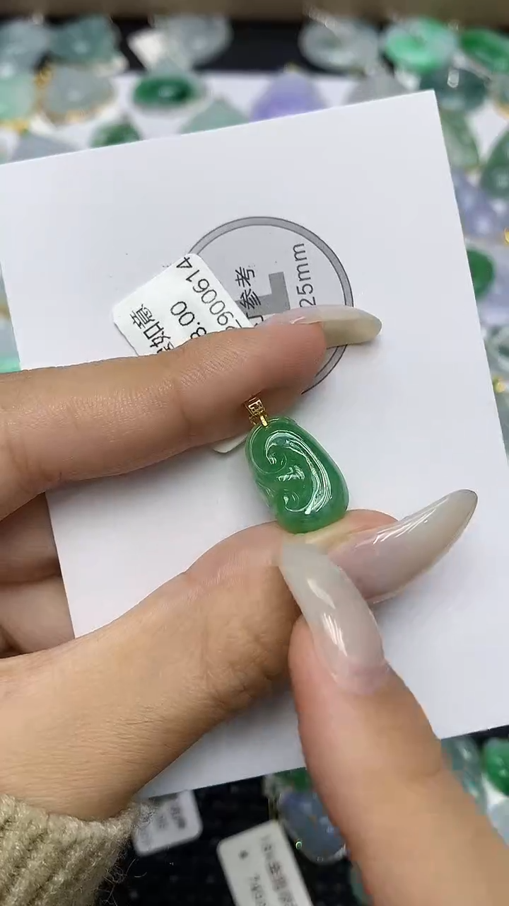 颈饰18K金镶嵌翡翠111111111111111