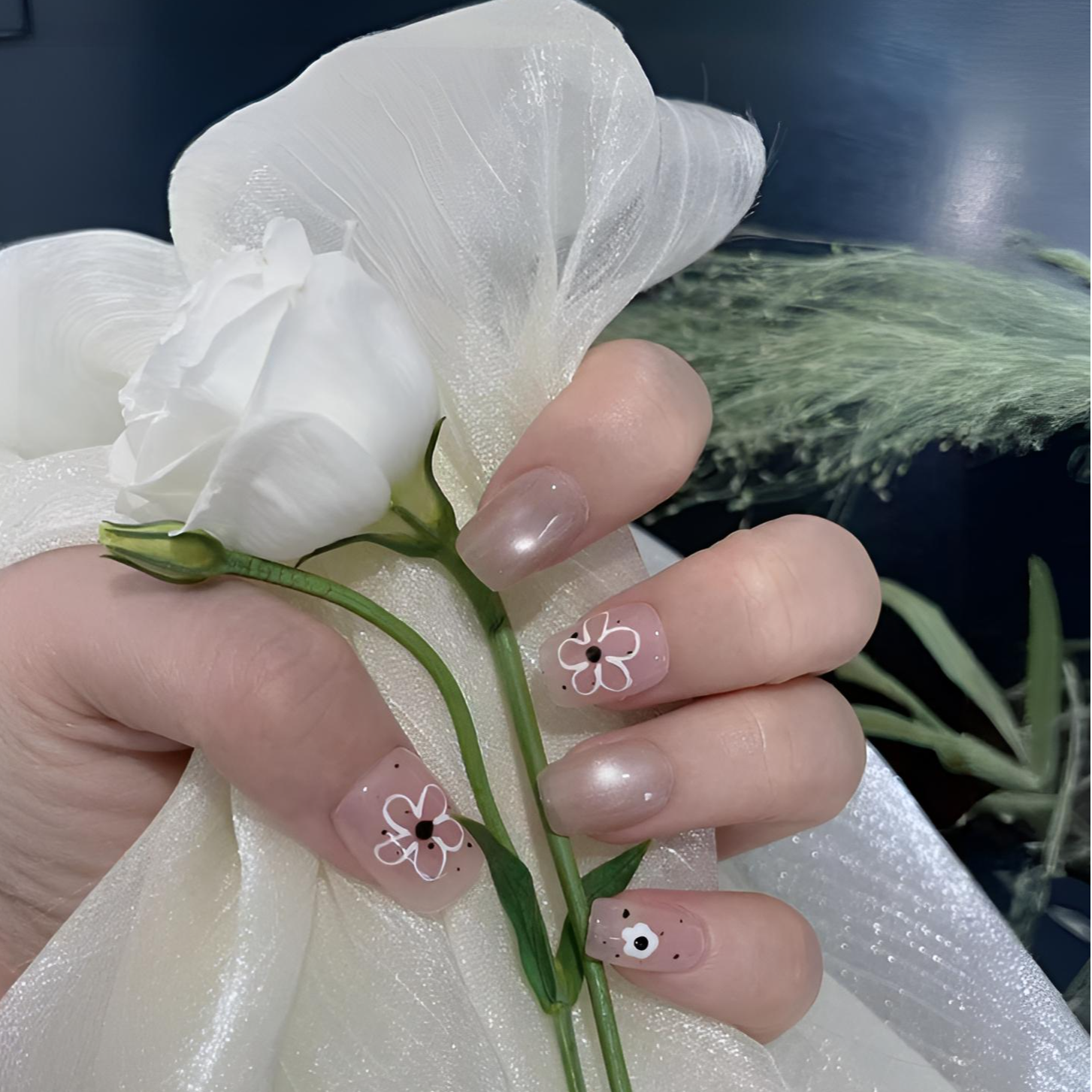 【波点小花】简约小众显白短款手工穿戴甲可拆卸粉色