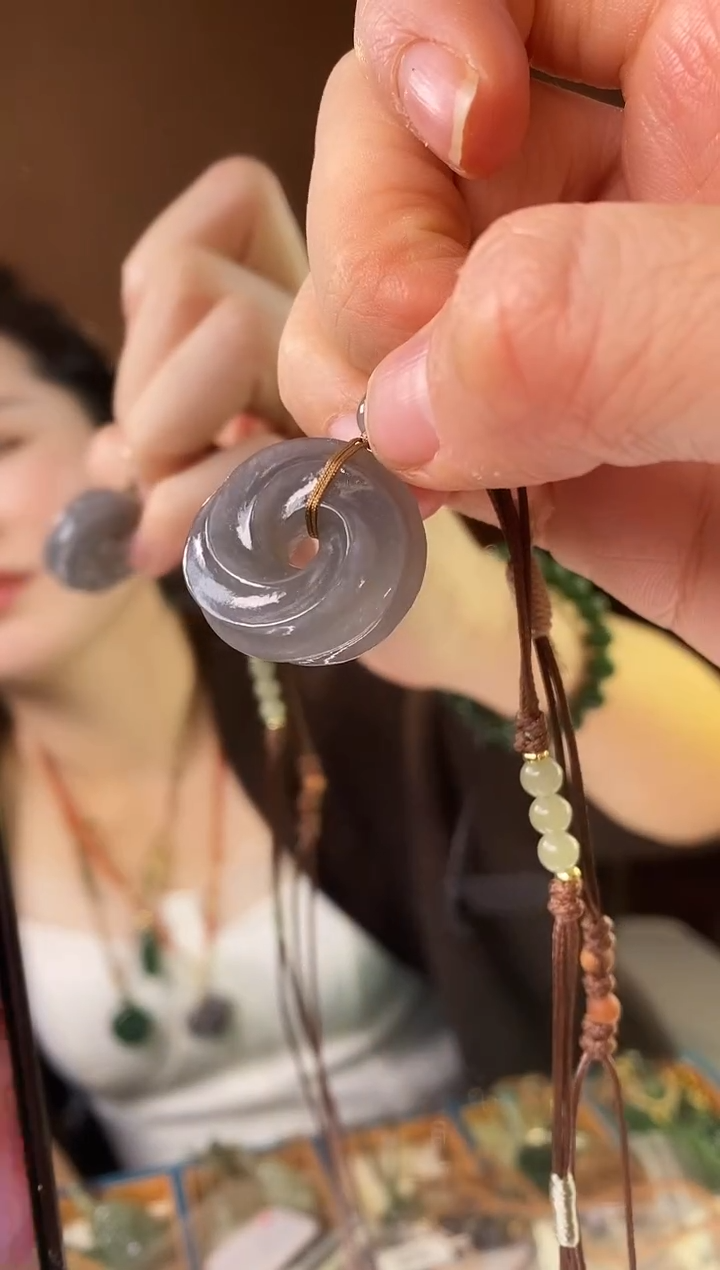 颈饰未镶嵌和田玉莫比乌斯环烟紫项链