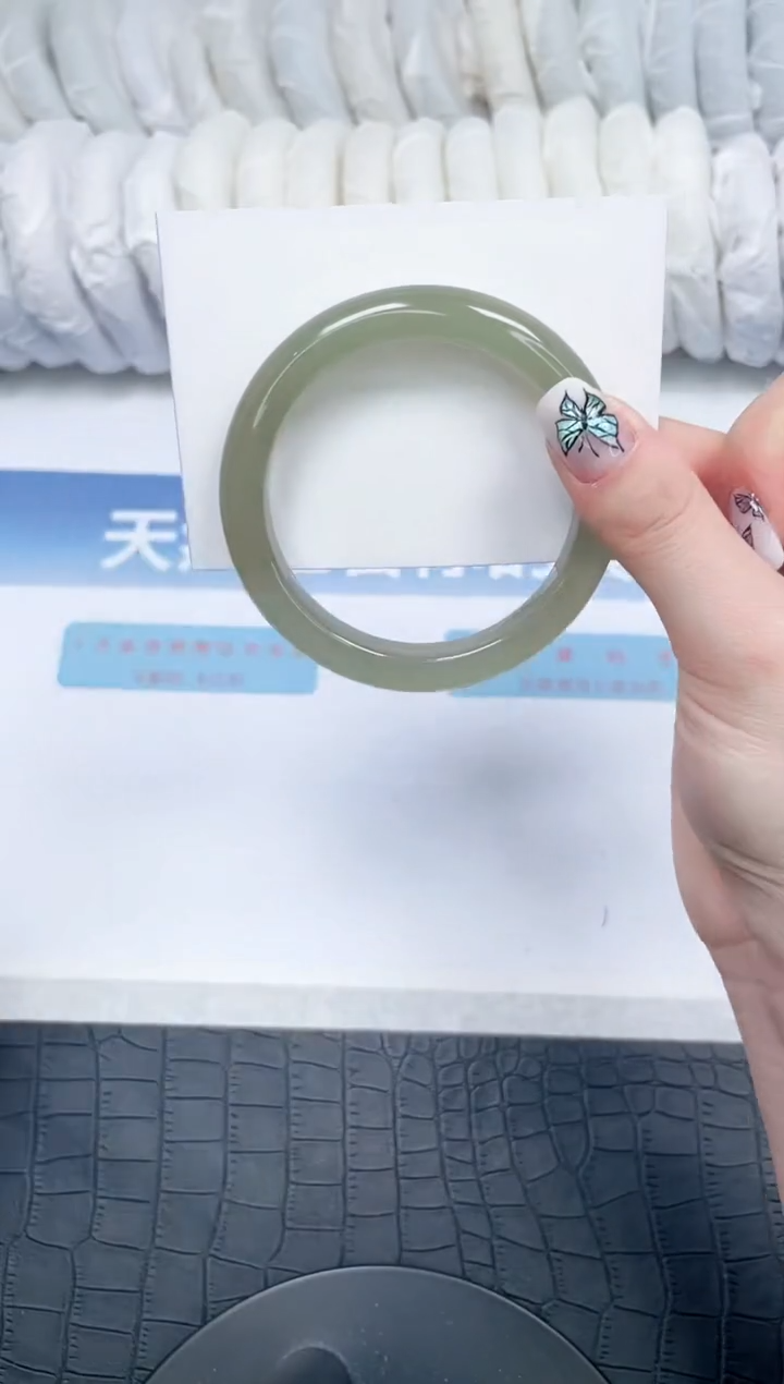 【闪购商品】石英质玉手镯未镶嵌71-56.6