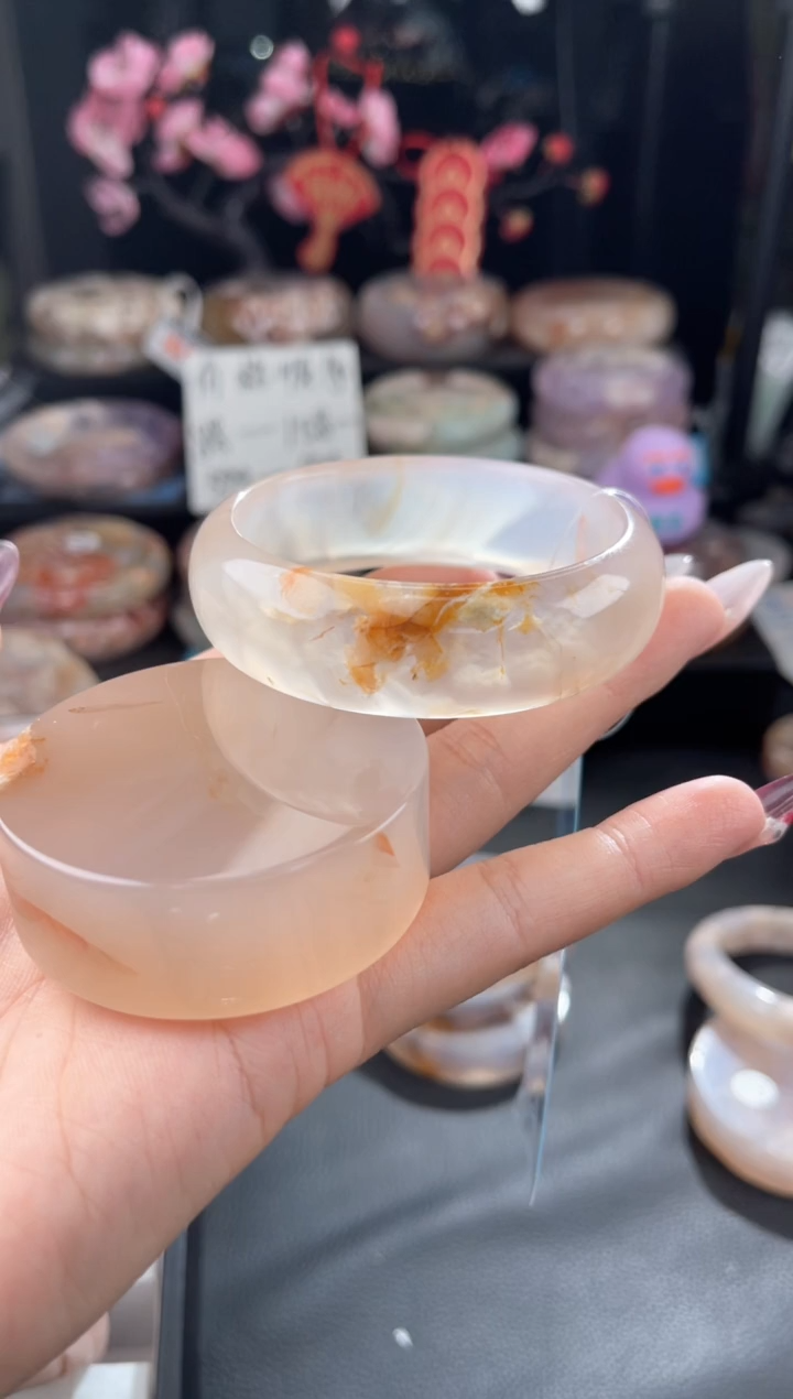 【闪购商品】石英质玉手镯未镶嵌53