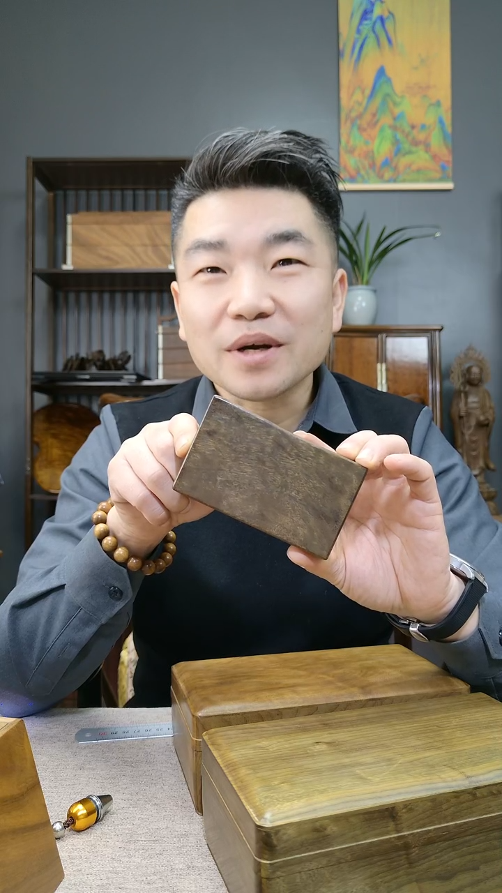 金丝楠何**甘小叶桢楠一木一器榫卯工艺乌木绿料细致烟盒