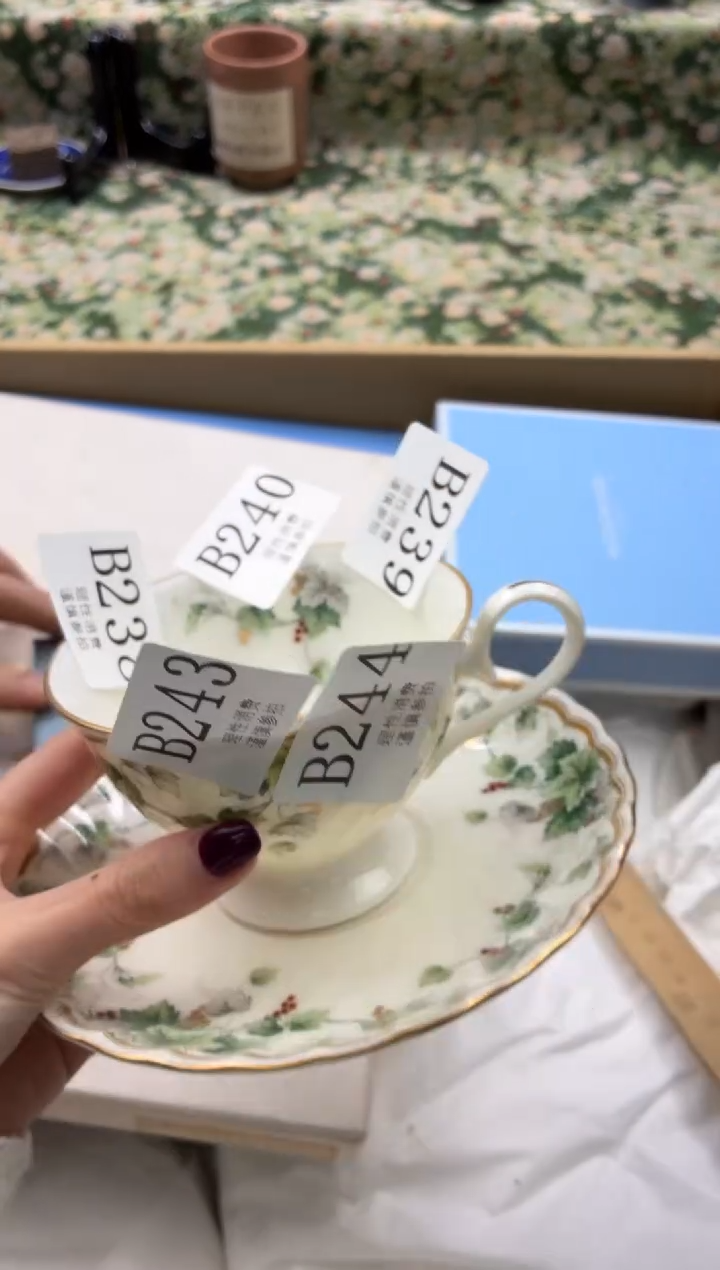 瓷片L**李       B238