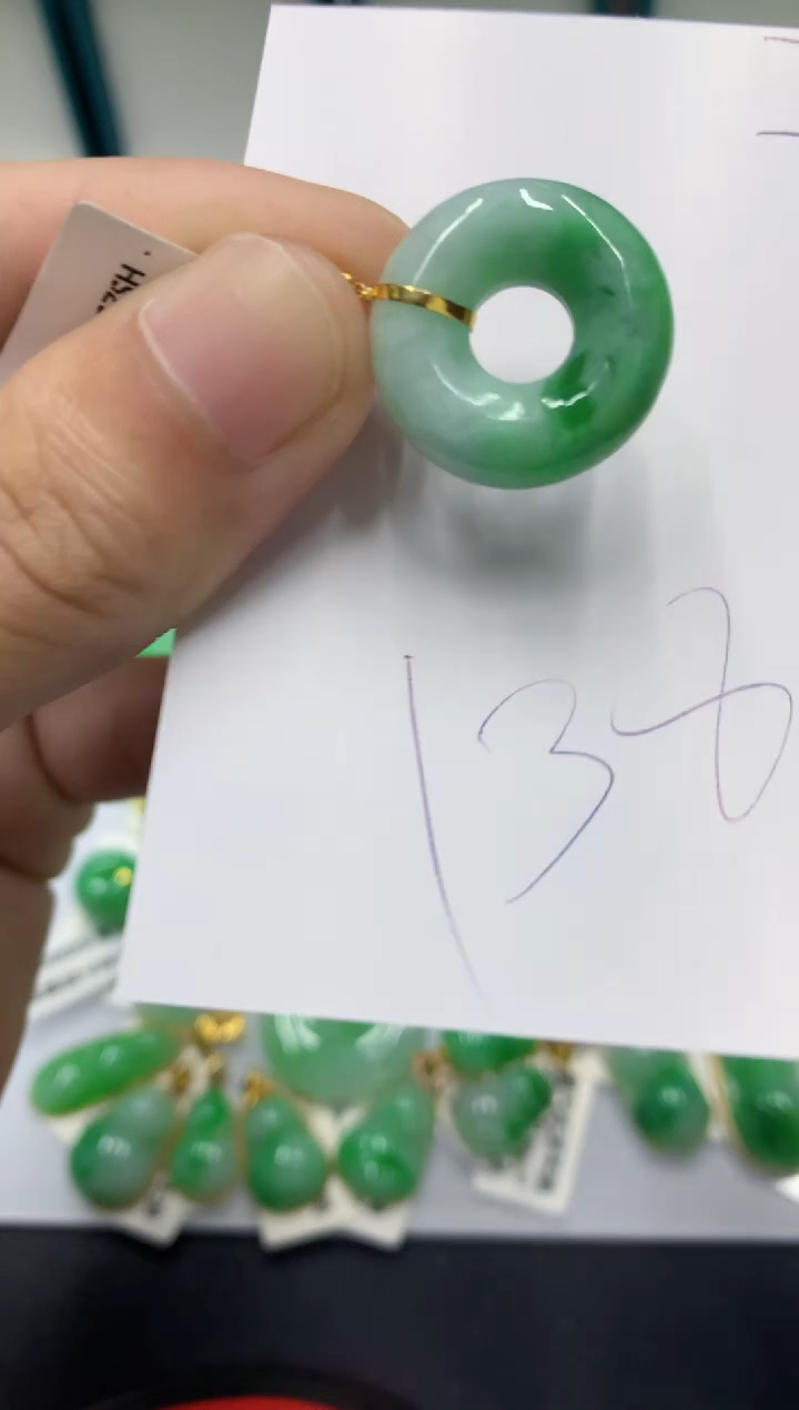 【闪购商品】翡翠颈饰18K金镶嵌翡翠
