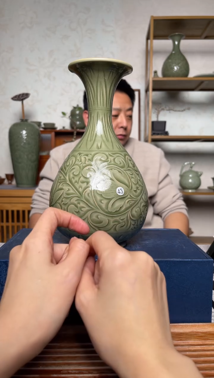 【闪购商品】其他43纯手工缠枝莲纹玉壶春瓶