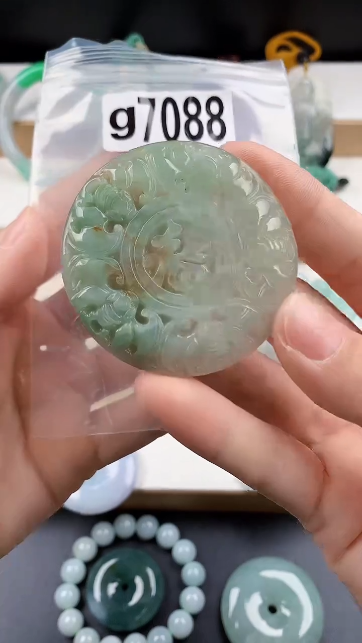 颈饰未镶嵌翡翠天然翡翠吊坠挂件