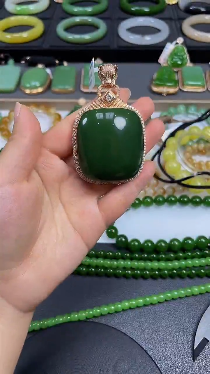 【闪购商品】和田玉吊坠18K金镶嵌.