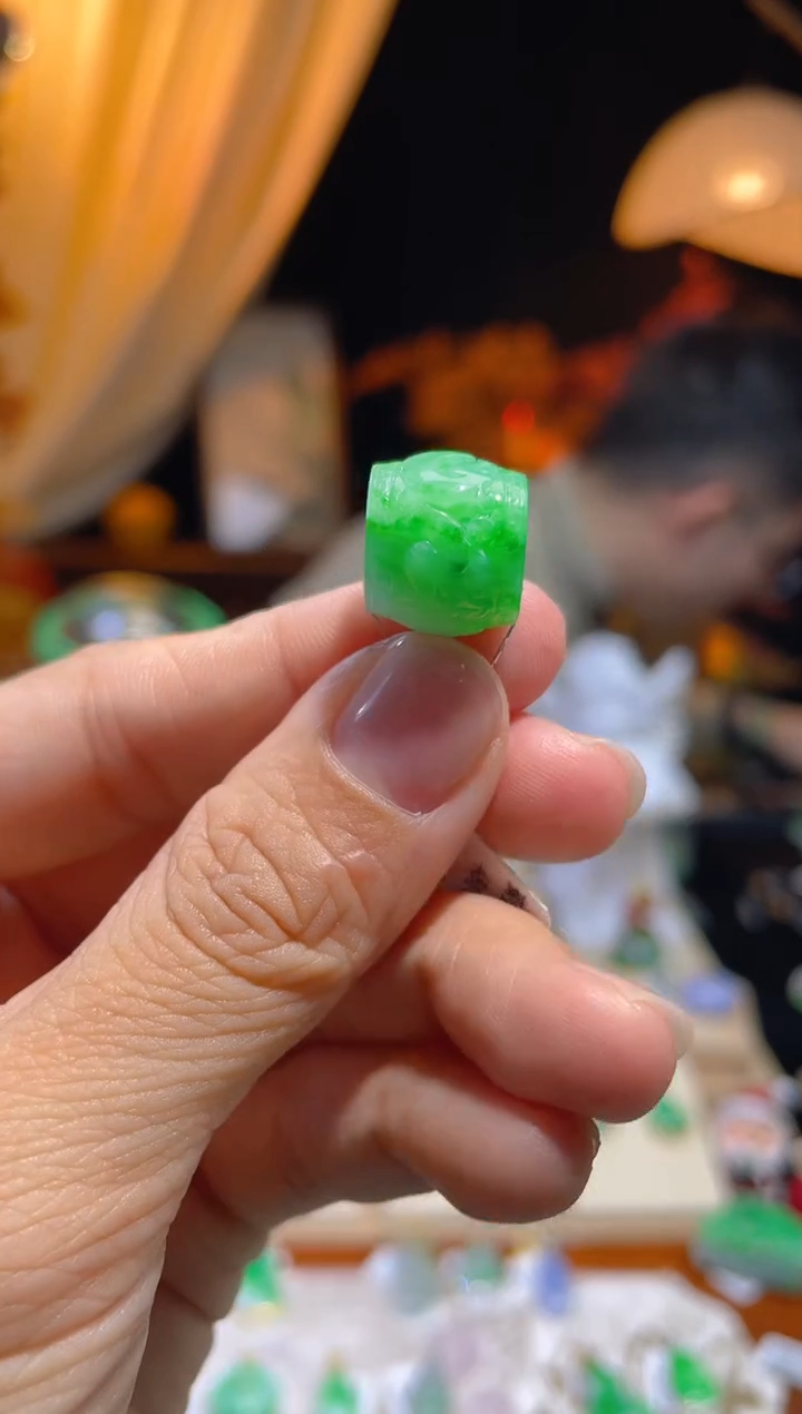 【闪购商品】翡翠颈饰未镶嵌假一赔三