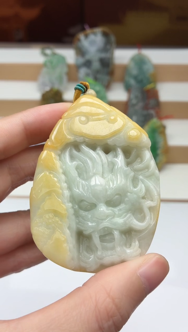 颈饰未镶嵌翡翠牌子