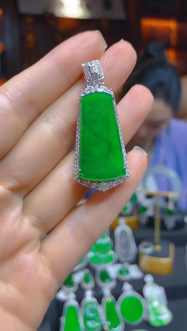 【闪购商品】翡翠颈饰银S925镶嵌112713天然A货翡翠无事牌
