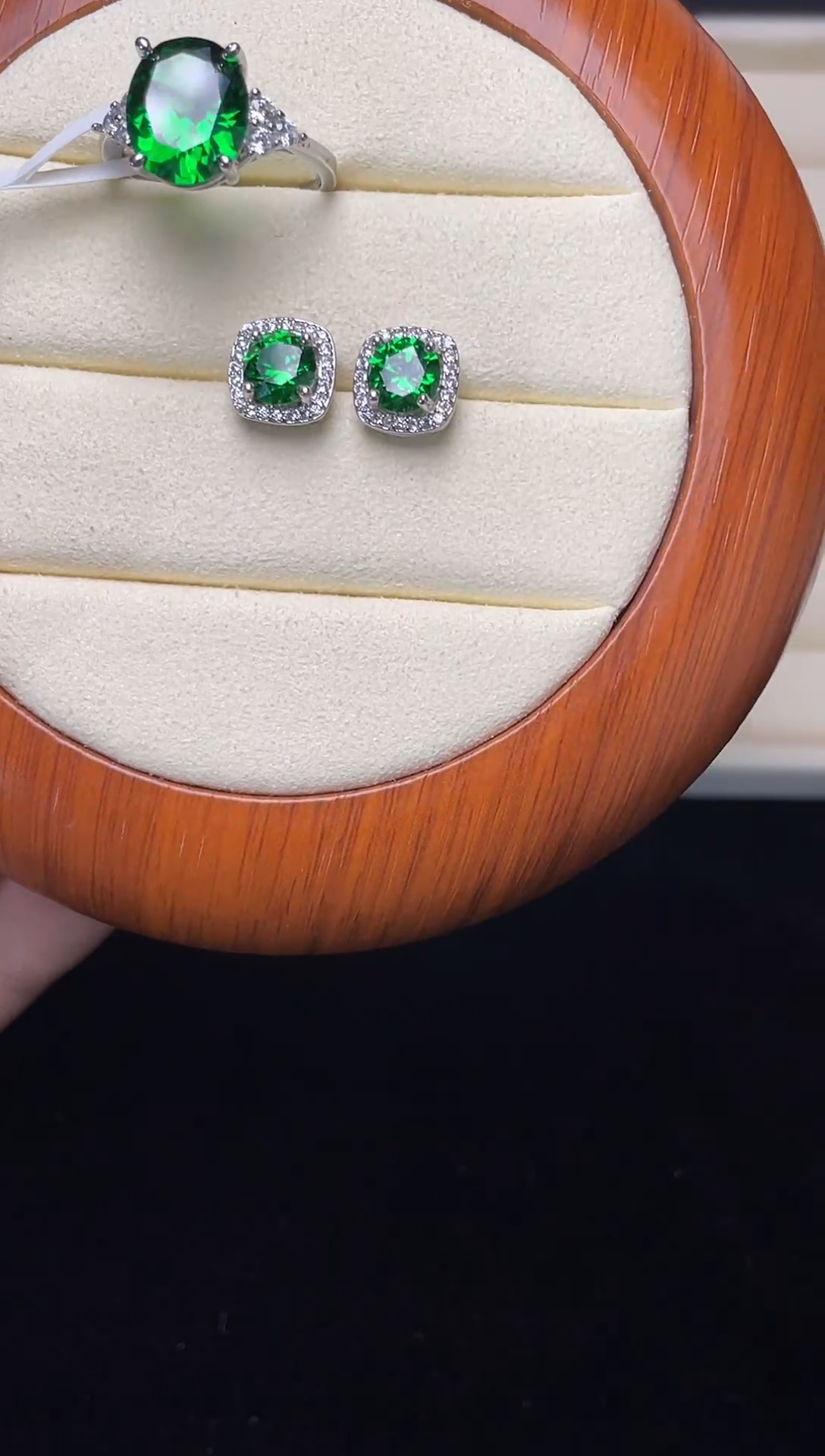 合金耳饰合成钻石艳绿宝耳钉